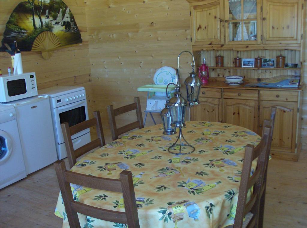 Le Chalet Des 4 Saisons Acomodação com café da manhã Mers-sur-Indre Exterior foto