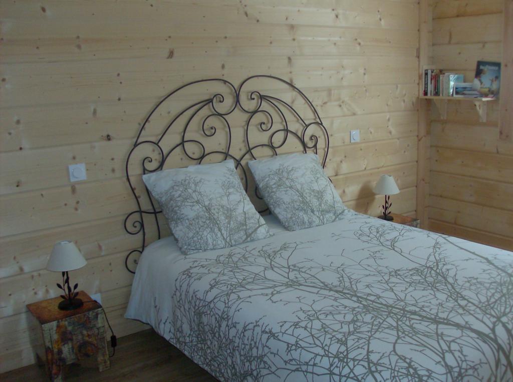 Le Chalet Des 4 Saisons Acomodação com café da manhã Mers-sur-Indre Quarto foto